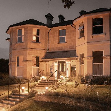 Leighton House - Boutique Guesthouse Бат Екстериор снимка The main house at night