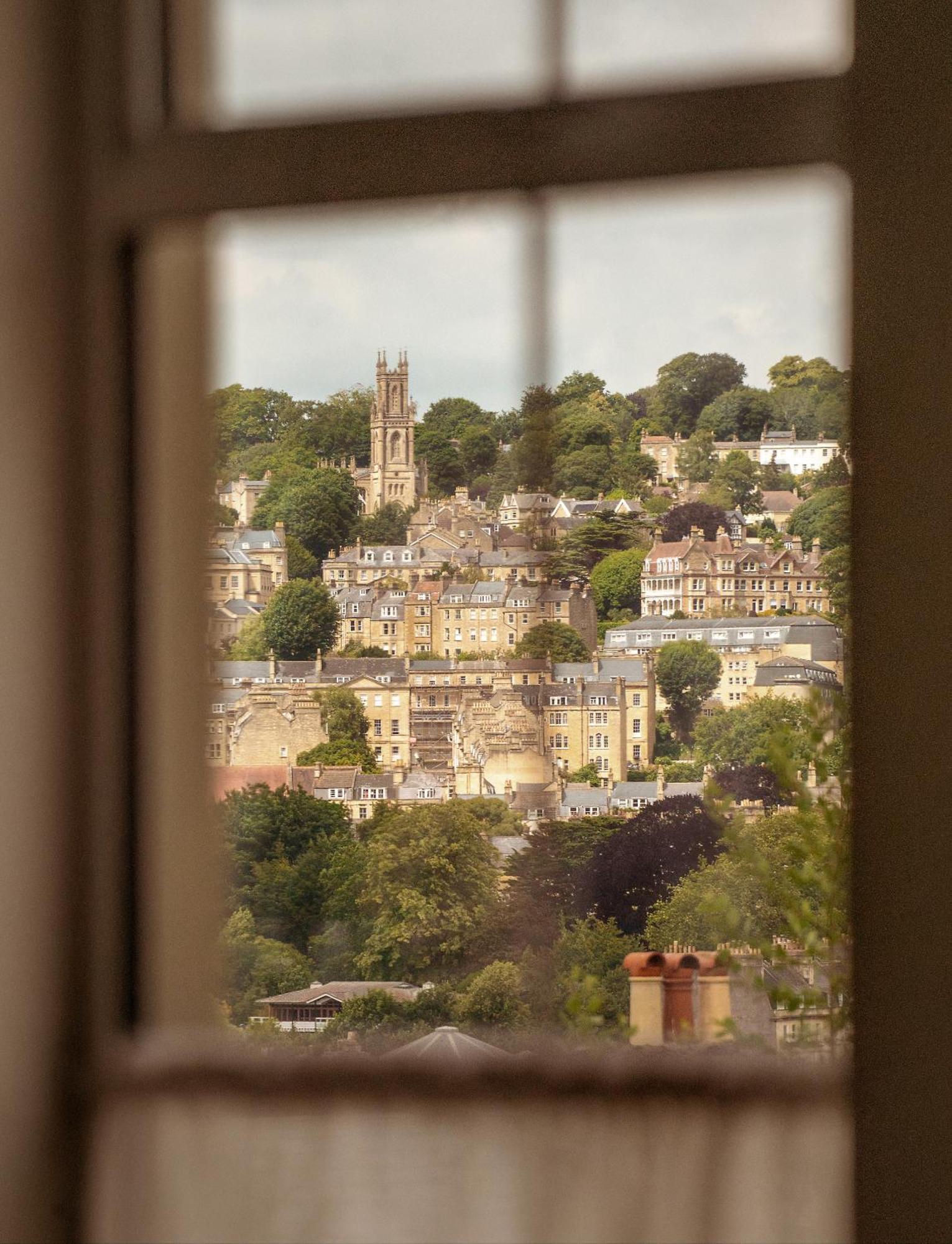 Leighton House - Boutique Guesthouse Бат Екстериор снимка View of Tetbury from the church tower