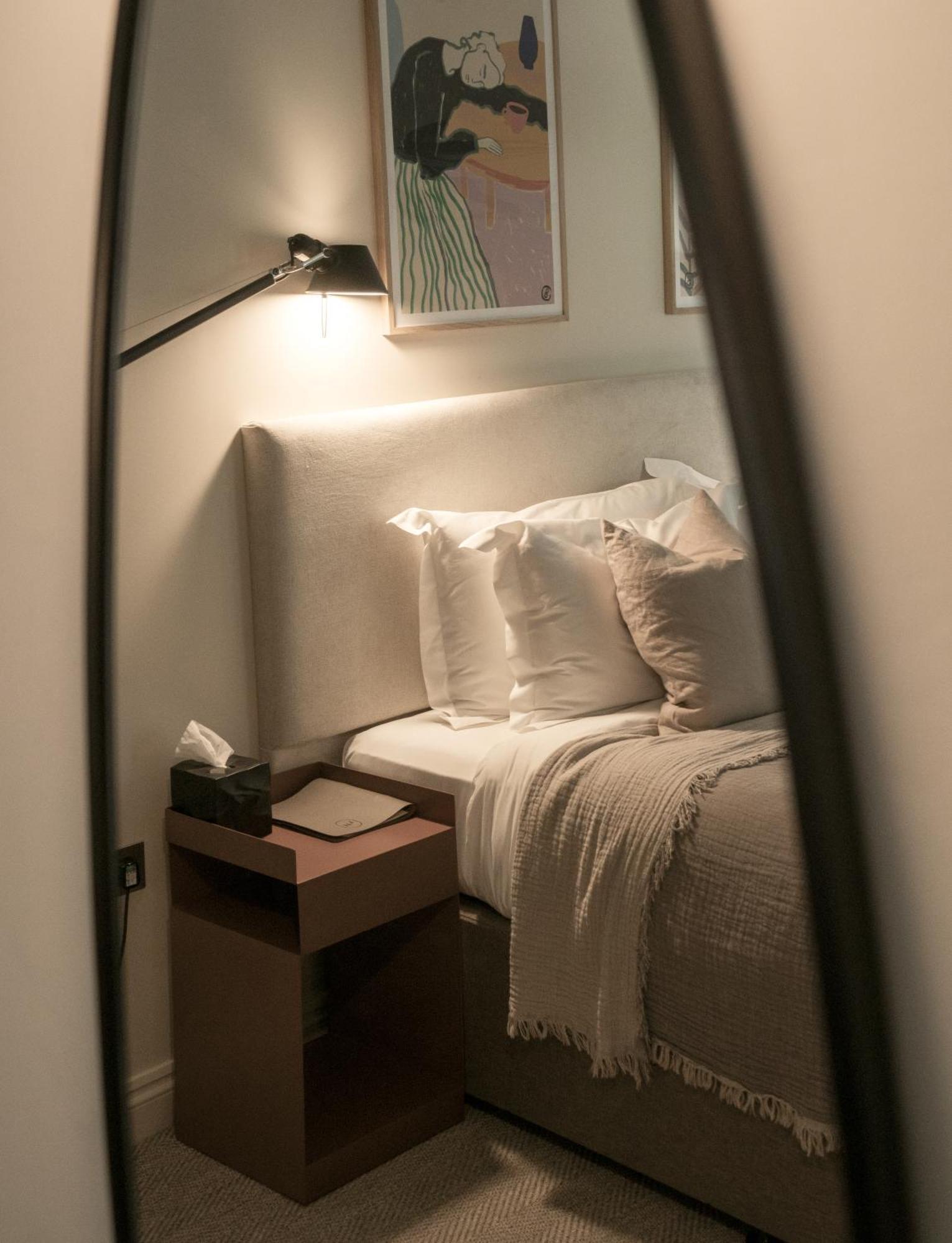 Leighton House - Boutique Guesthouse Бат Екстериор снимка A bedroom at the hotel