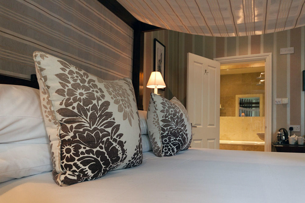 Leighton House - Boutique Guesthouse Бат Екстериор снимка A bedroom at the hotel