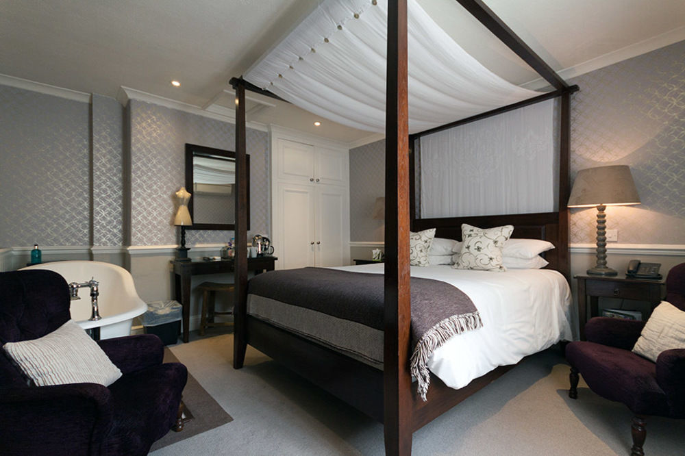 Leighton House - Boutique Guesthouse Бат Екстериор снимка A bedroom at The Berkeley